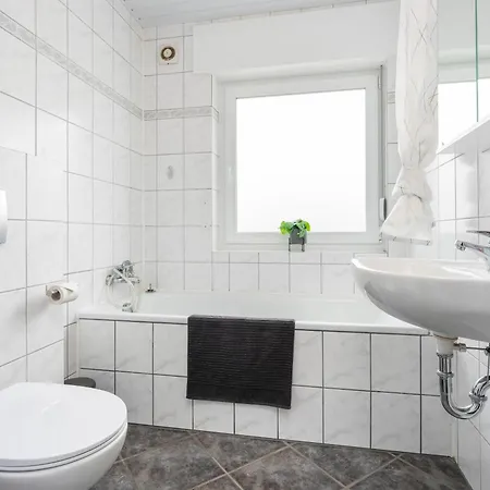 Monteurswohnung Mit 6 Betten Apartamento *